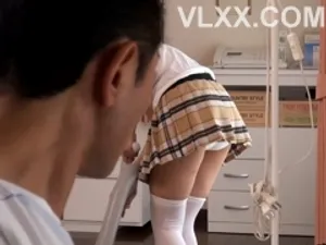 Bố dượng khốn nạn và hai cô bé xinh đẹp