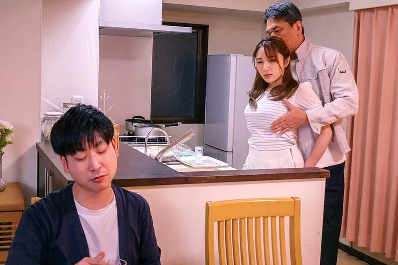 Gã chồng hiền không đáp ứng đủ chuyện chăn gối, bà xã chết mê trước gã nhà sát bên dân chơi